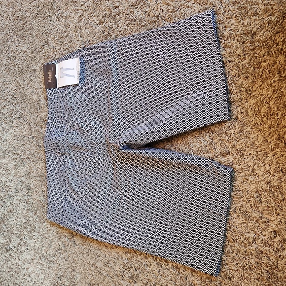 Rafaella Comfort Black and White Bermuda Shorts - Picture 6 of 7